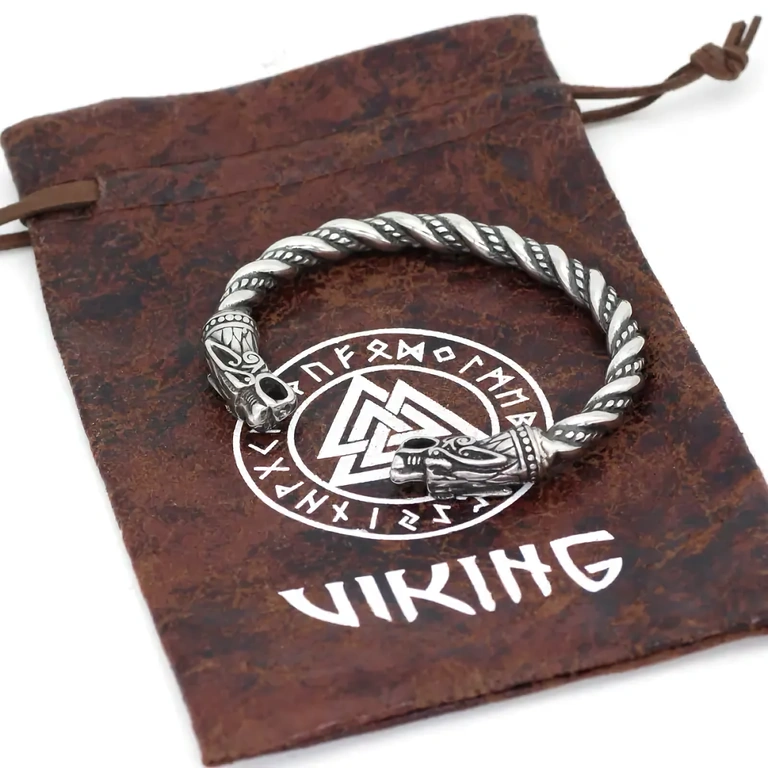 Zware armband met Vikings ontwerp, geschikt voor gotische of middeleeuwse look
