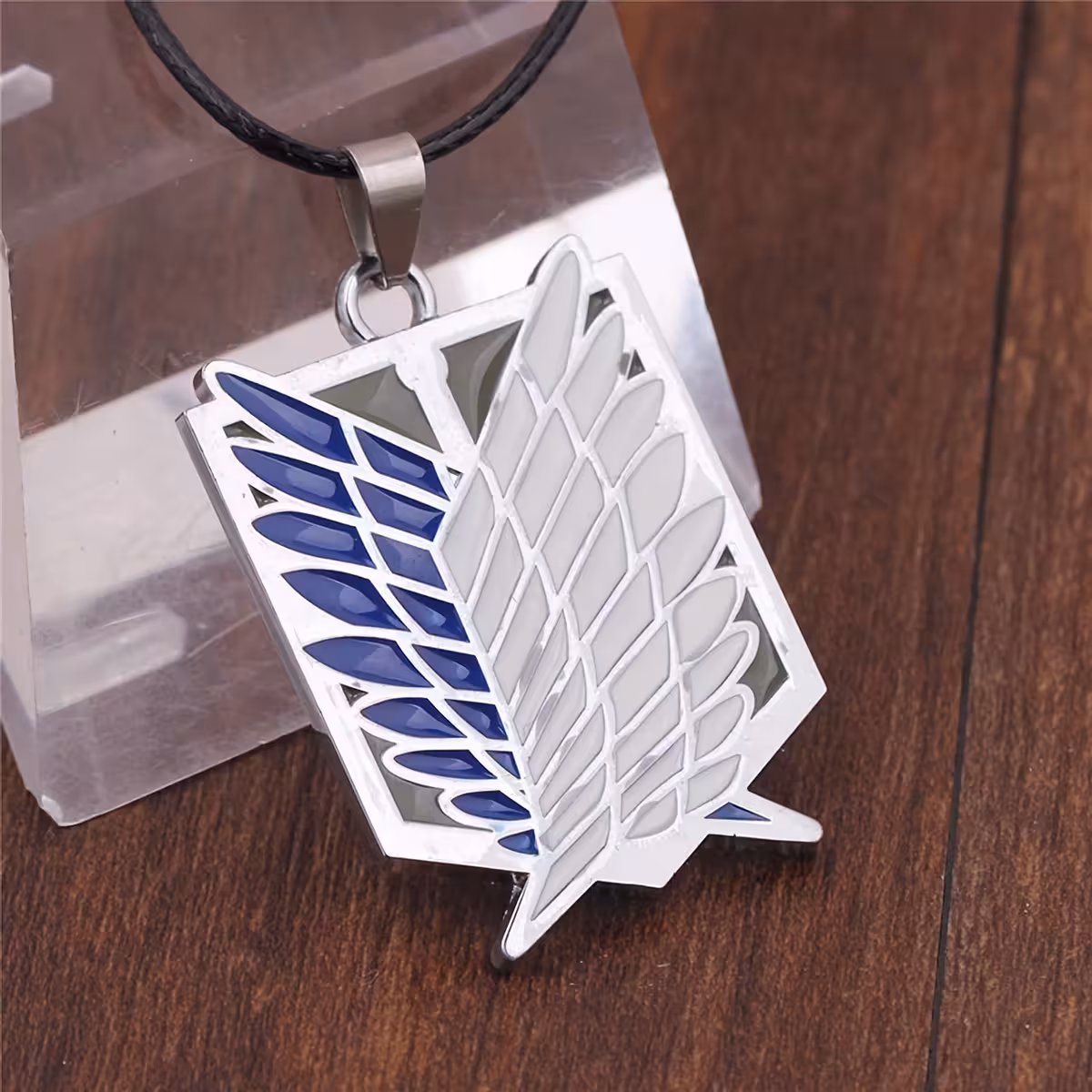 Ketting geïnspireerd door Attack on Titan – Japans model Shingeki no Kyojin