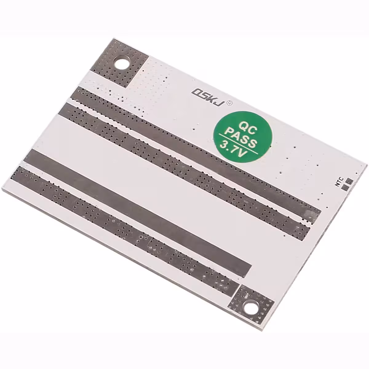 Afbeelding van achterzijde BMS 5S 100A bord, met sporen en soldeerpunten