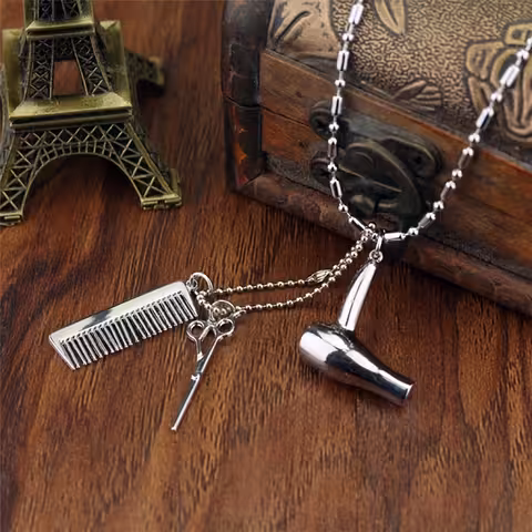Haarstylist hanger met schaar, kam en föhn – Cadeau voor kapper