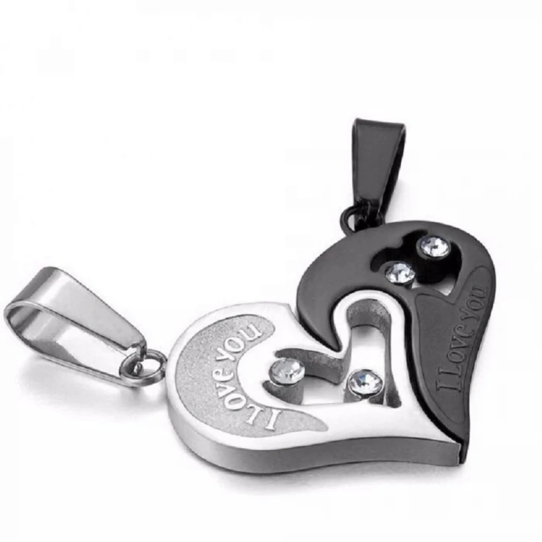 Matchende hartkettingen voor geliefden Twee kettingen met hart hangers, geschikt voor koppels