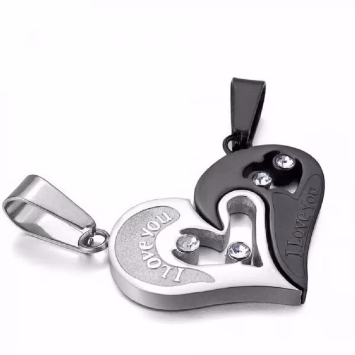 Twee kettingen met hart hangers, geschikt voor koppels