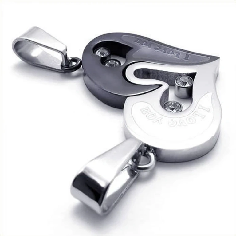 Zilveren en zwarte hartbedels voor koppels Hart hangers in zilver en zwart voor koppels