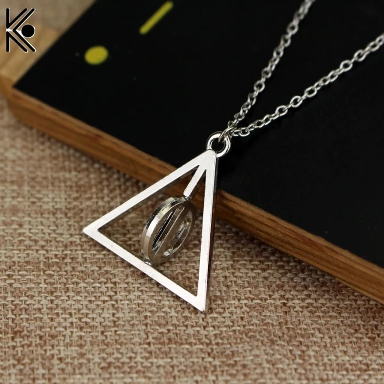 Zilverkleurige ketting met Deathly Hallows hanger en 70cm ketting