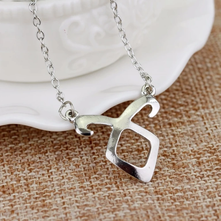 Ketting met engel rune – fantasy serie Ketting met magisch symbool, geïnspireerd door de boeken en film The Mortal Instruments