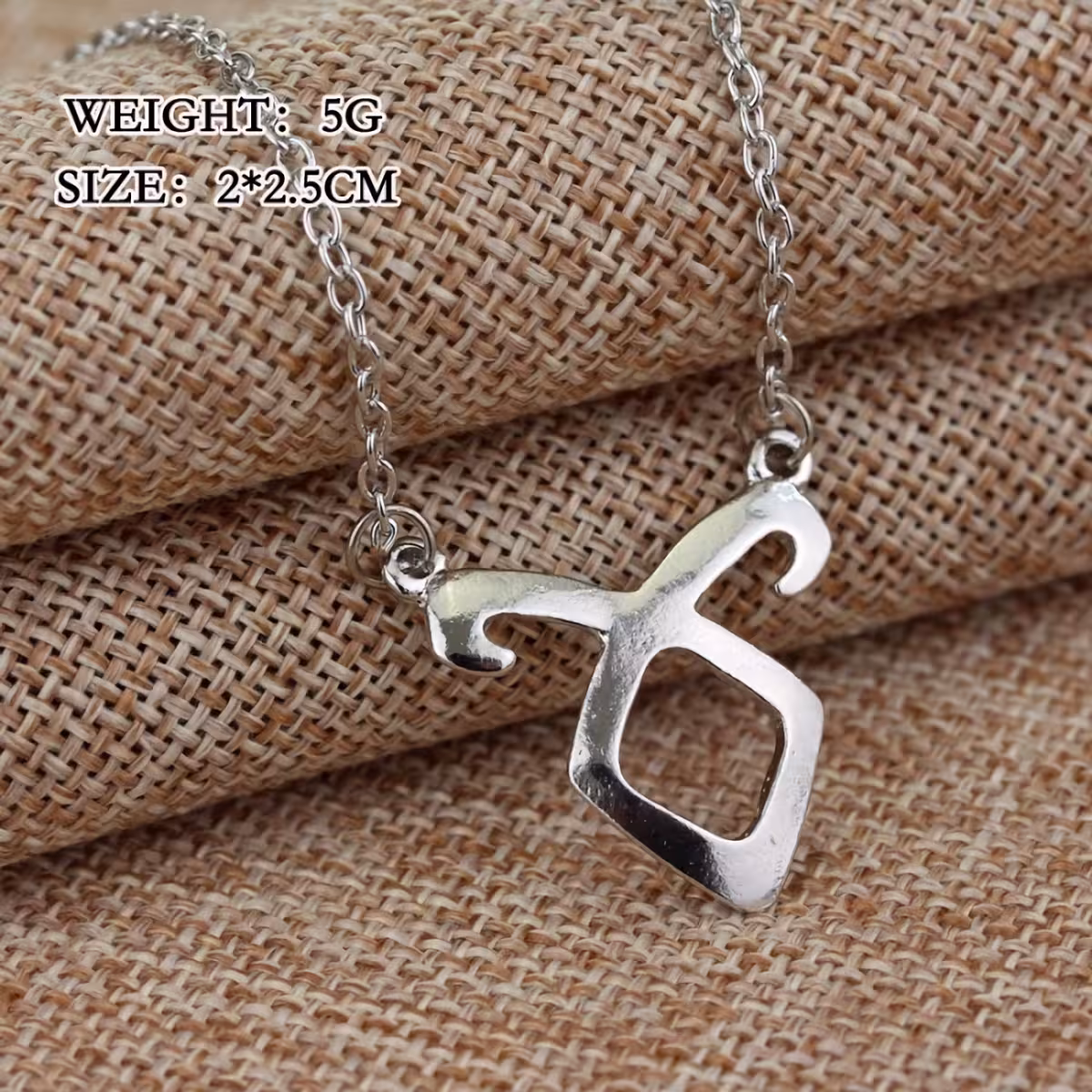 Zilverkleurig fantasy sieraad geïnspireerd door Shadowhunters en City of Bones