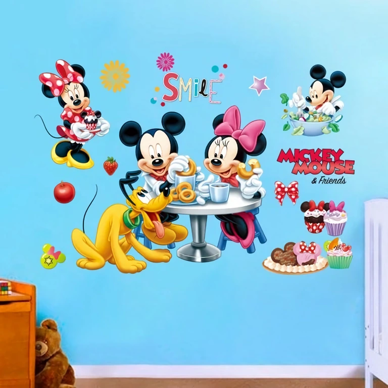 Muursticker ideaal voor babykamer of kleuterklas met Mickey Mouse