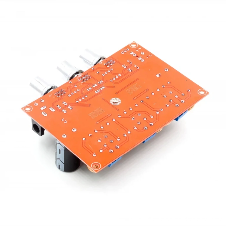 Achterkant foto van XH-M139 audio module, inclusief connectors en sporen