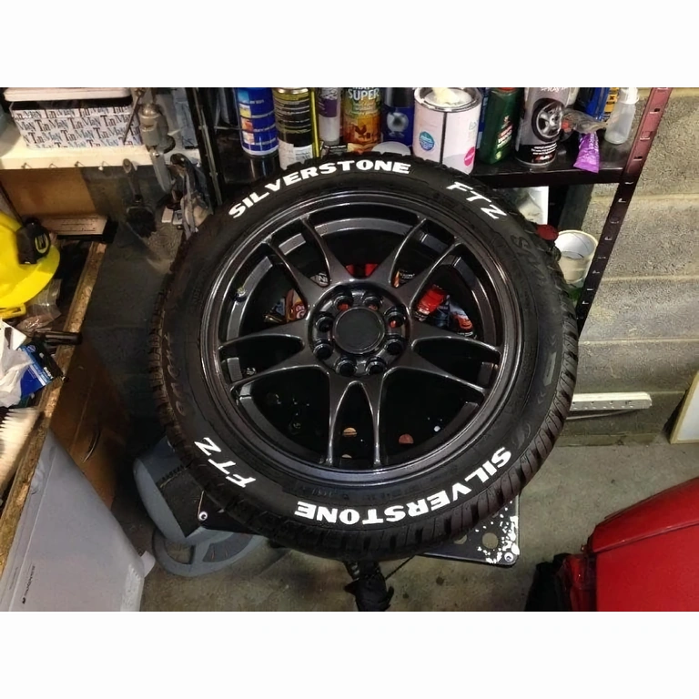 Duurzame witte marker voor rubberen zijwanden