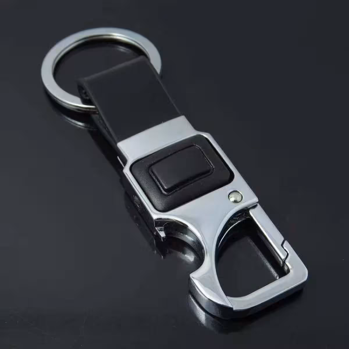 Leren cadeausleutelhanger met karabijnhaak, lampje en sleutelring