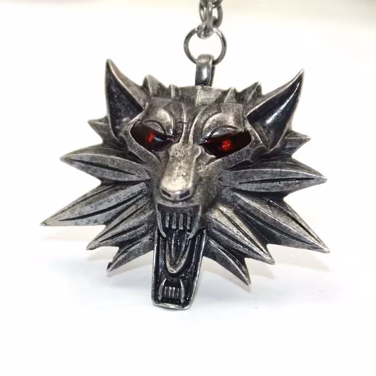 The Witcher Wild Hunt hanger – zilver antiek medaillon ketting met zwarte of rode ogen