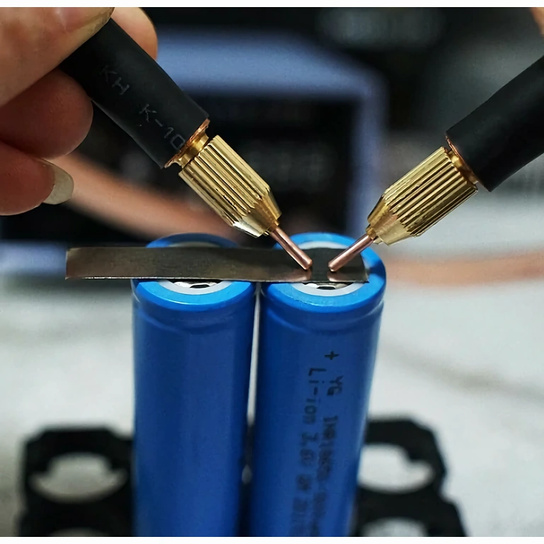 800A puntlasapparaat voor Li-Ion en Ni-CD batterijen