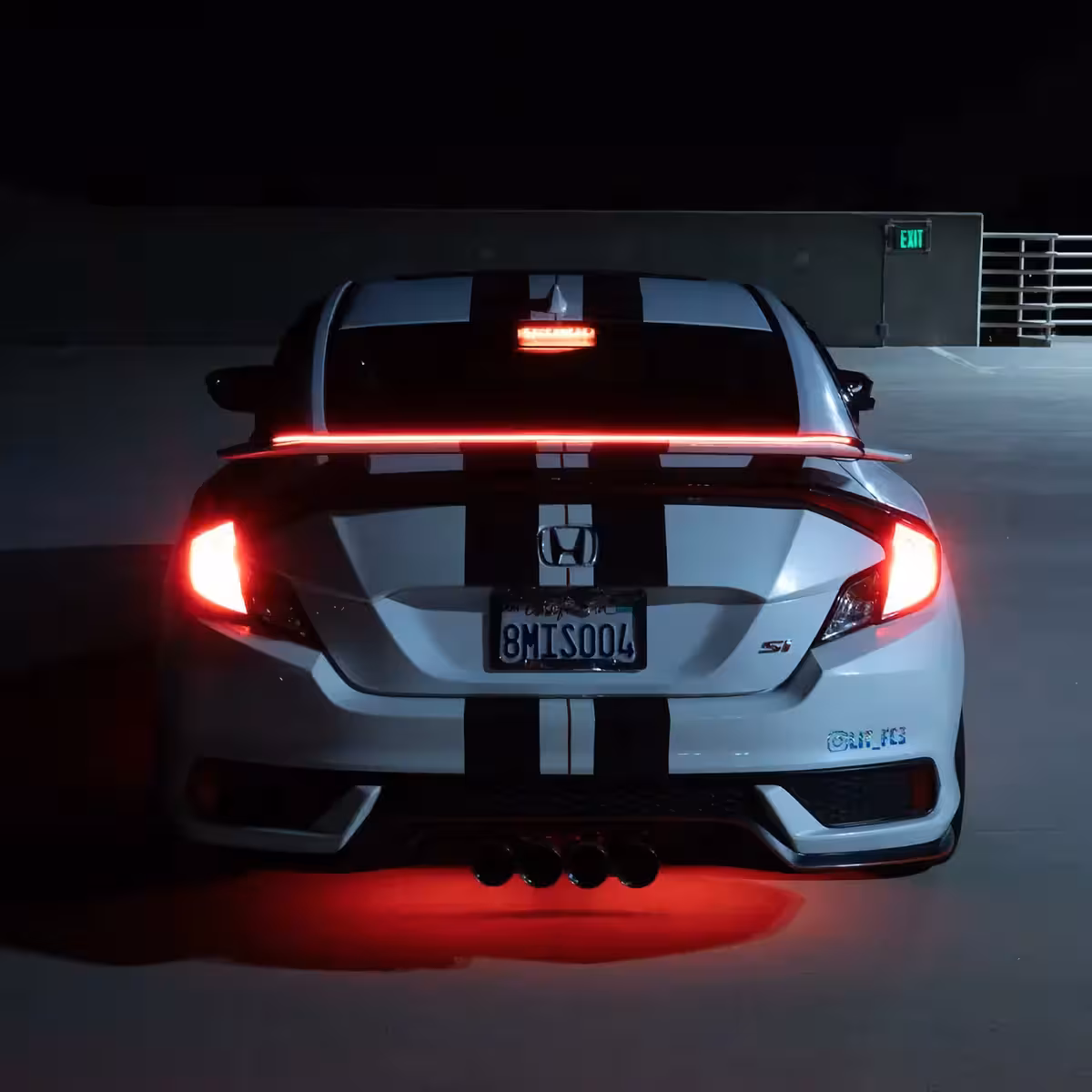 Spoiler voor kofferklep met LED-strip en geïntegreerd remlicht