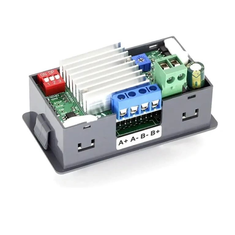 Achterzijde van stepper control module voor CNC met aansluitklemmen