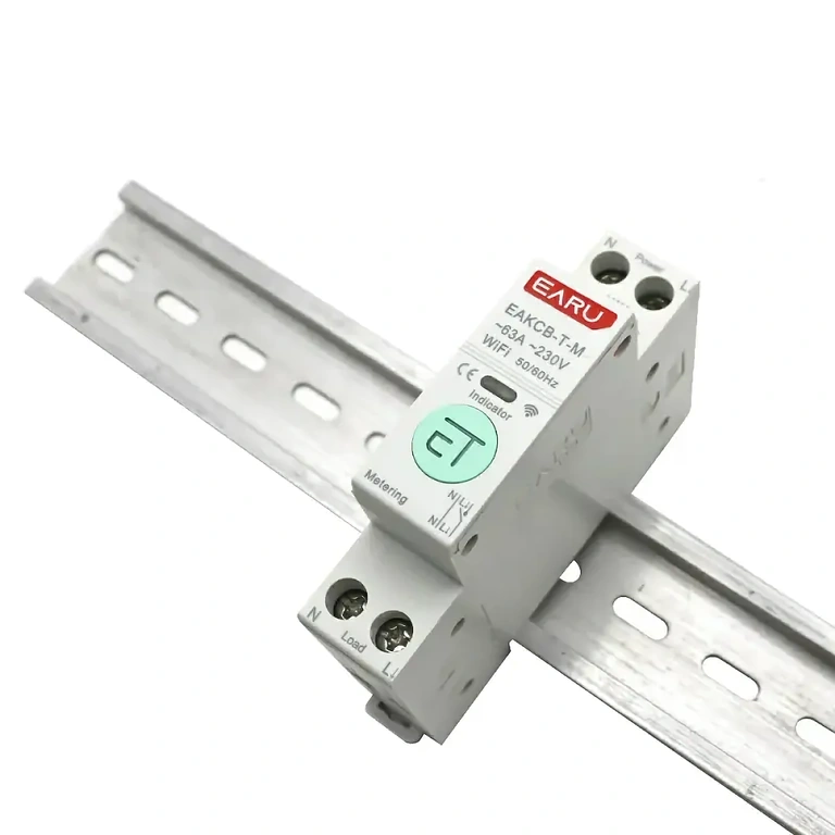 WiFi-elektriciteitsmeter geïnstalleerd op DIN-rail in verdeelbord
