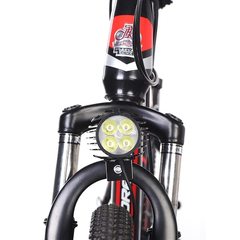 LED-koplamp gemonteerd aan voorkant elektrische fiets, vooraanzicht