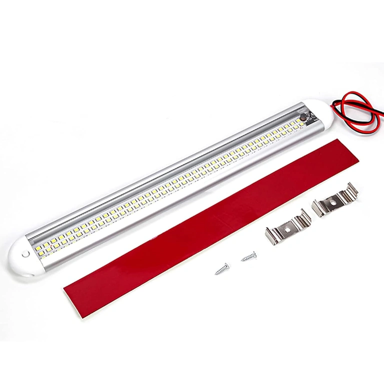 Inhoud van het pakket – auto LED-lamp Inhoud van het pakket: LED-lamp en montageaccessoires