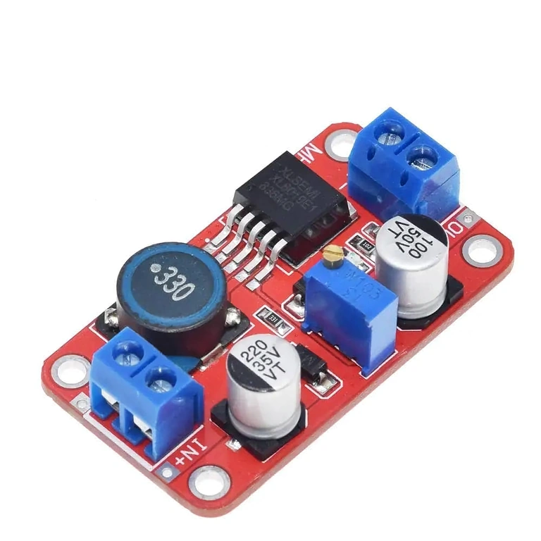 XL6019 DC-DC Boost Converter – vooraanzicht XL6019 DC-DC Boost Converter, helder vooraanzicht voor gedetailleerde evaluatie ontwerp