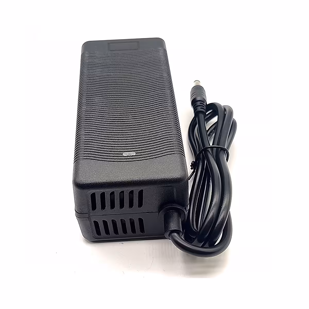 36V–42V 3A oplader, hoge efficiëntie en laag energieverbruik