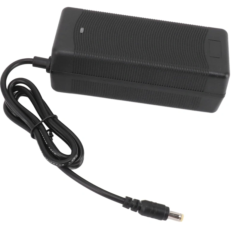 48V–54,6V 2A oplader voor steps, fietsen en scooters, met bescherming en LED-indicator