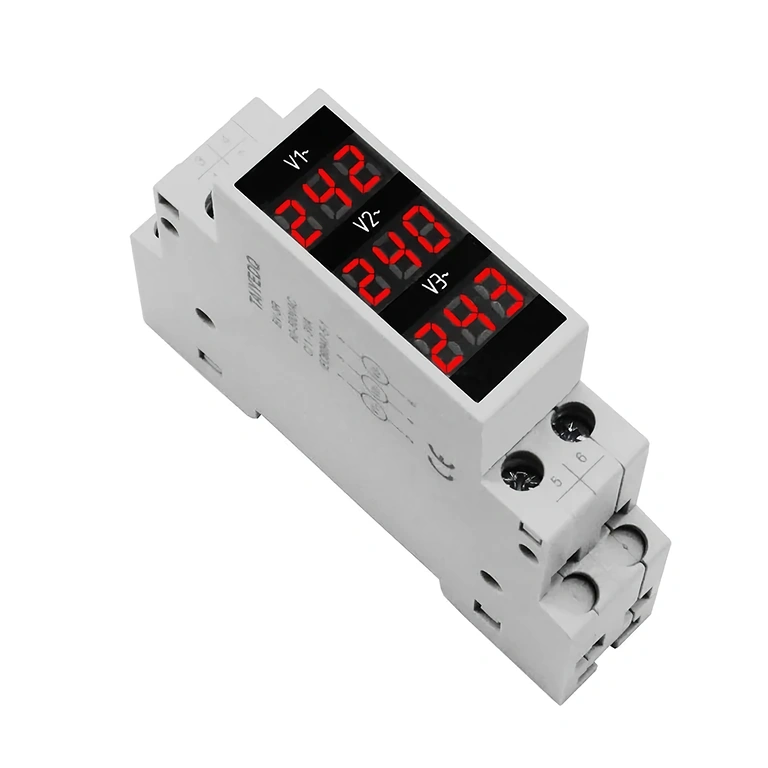 Driefasige digitale voltmeter gemonteerd op DIN-rail, vooraanzicht