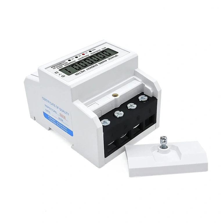 Montage digitale driefasige meter op DIN-rail in elektrisch paneel