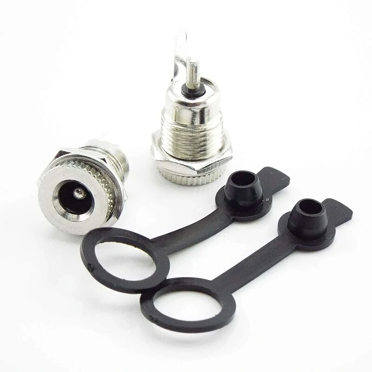 DC 12V 5,5x2,1mm stekker – waterbestendig, frontaal zicht