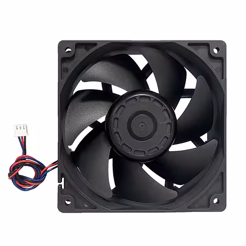 Vooraanzicht van de 120x120mm 24V axiale ventilator